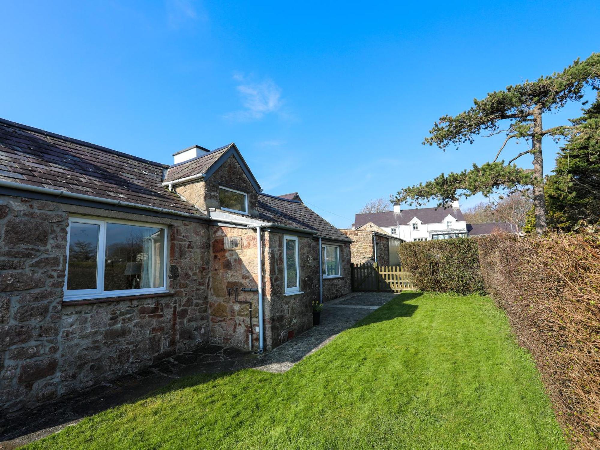 Tan Twr Farm Cottage Dwyran Exterior photo